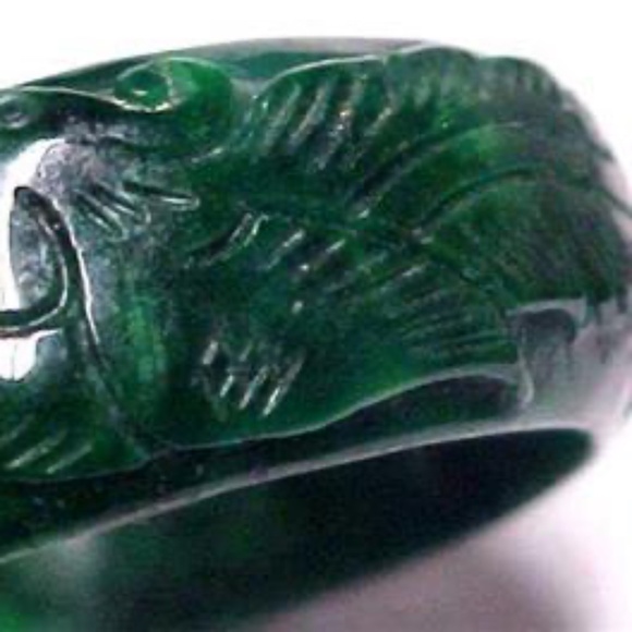Beautiful Vintage Chinese Emerald Jade Jadeite Carved Bangle Bracelet - Picture 2 of 6